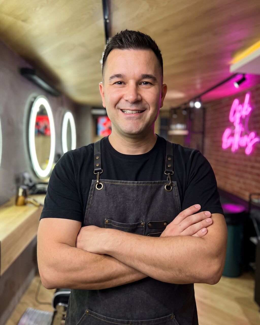 Csík Attila, a Csík Brothers barbere